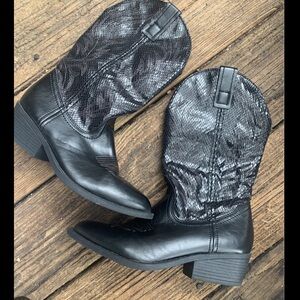 Alden Black Textured Heeled Boots